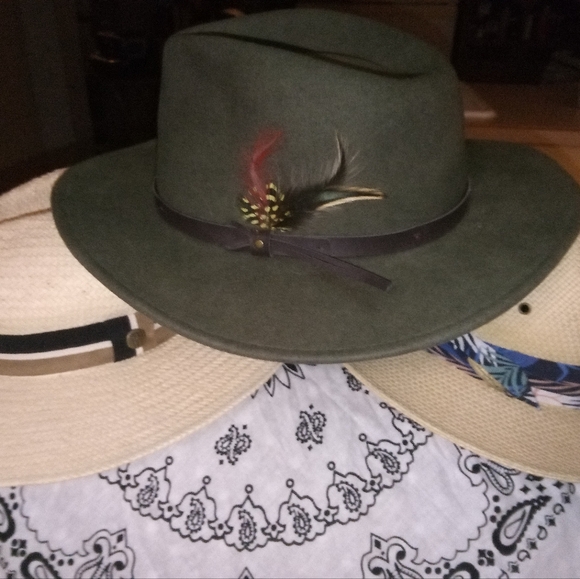 ACCESSORIES OF ALL SORTS - Picture 4 of 13